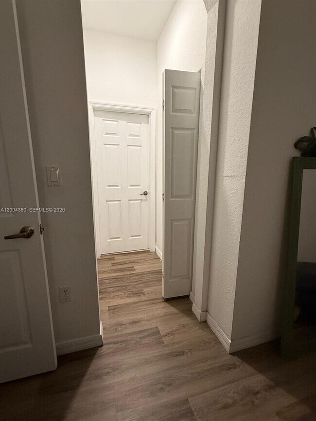 Building Photo - 8999 NW 107 Ct