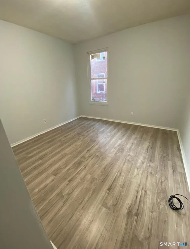 Building Photo - 46 Seyms St