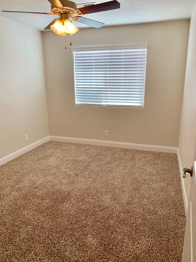 Building Photo - 3-BR/2-BA Townhome in Santa Clara