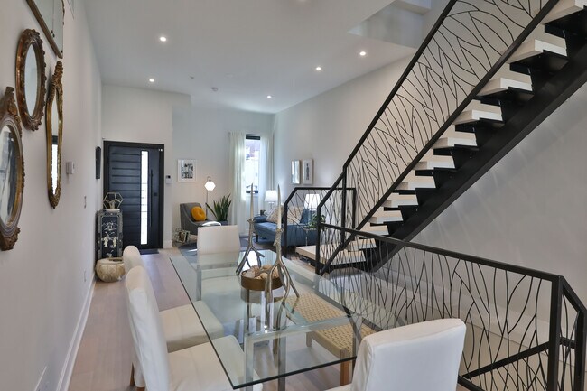 Building Photo - 2541 Turner St