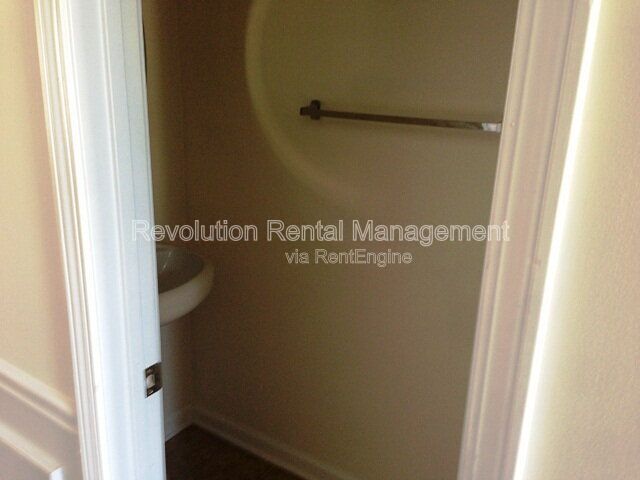 Building Photo - 380 Othello Dr