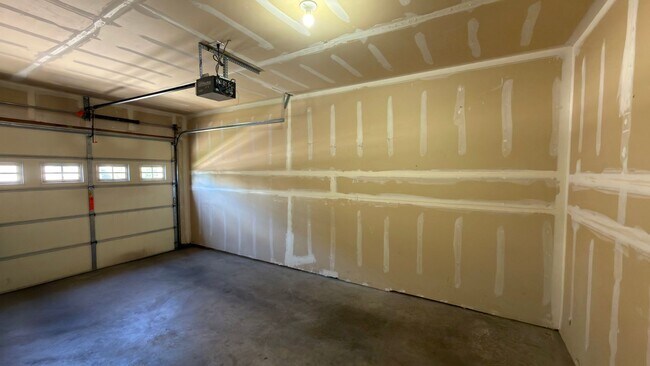Building Photo - Great Condo in Greeley