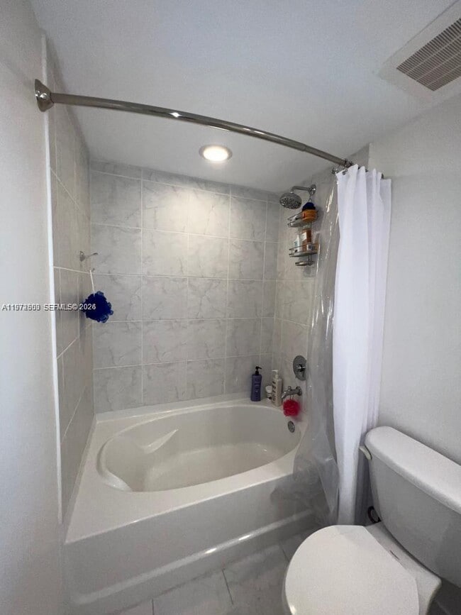 Building Photo - 950 Brickell Bay Dr