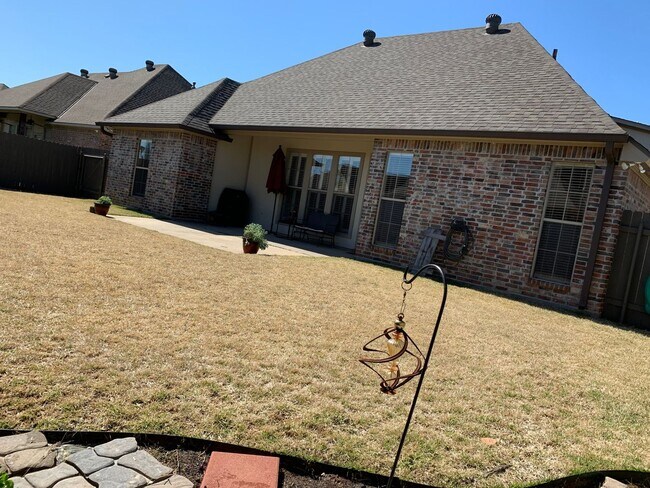 Building Photo - Rental in Gated Community