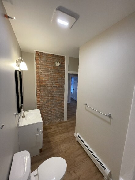 Building Photo - 72 Hungerford Terrace