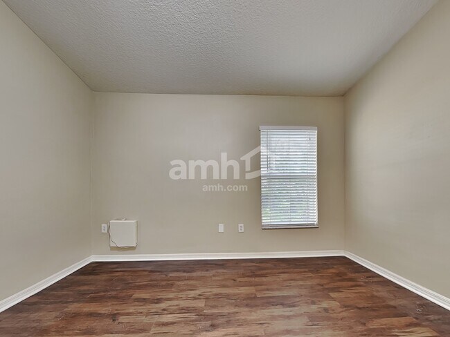 Building Photo - 4735 Roundview Ct