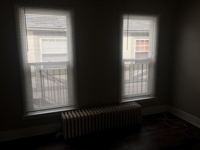 Building Photo - 16 E Main St