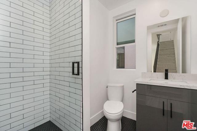 Building Photo - 15328 Weddington St