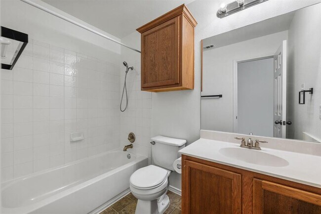 Building Photo - 1616 Kemah Dr