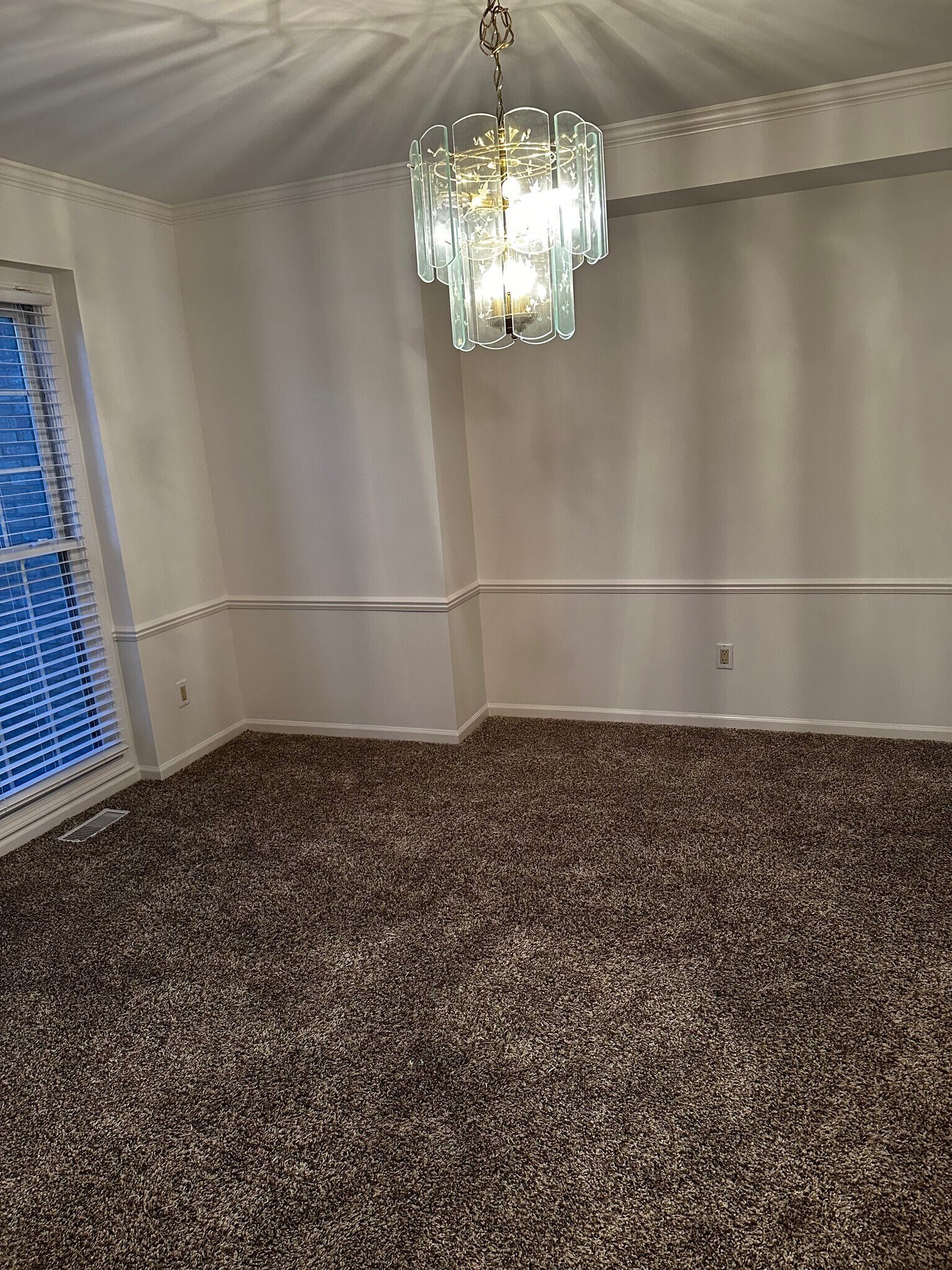 Building Photo - 45071 Lothrop Ct