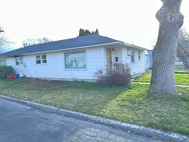 Building Photo - 363 6th Ave SW