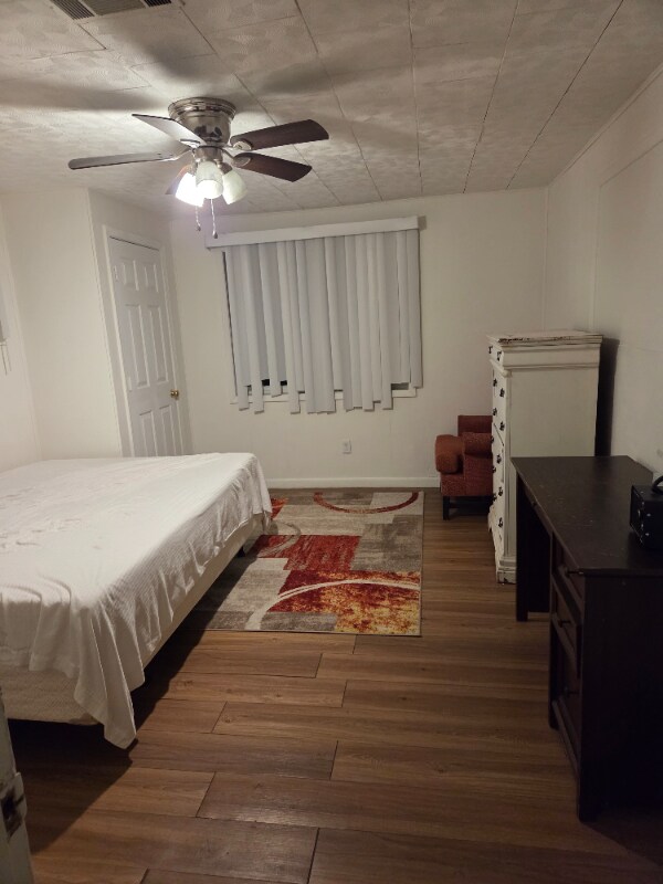 Building Photo - 2604 N M St