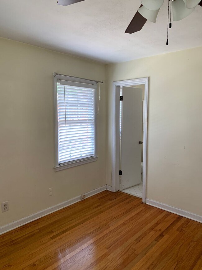 Building Photo - Kensington Park