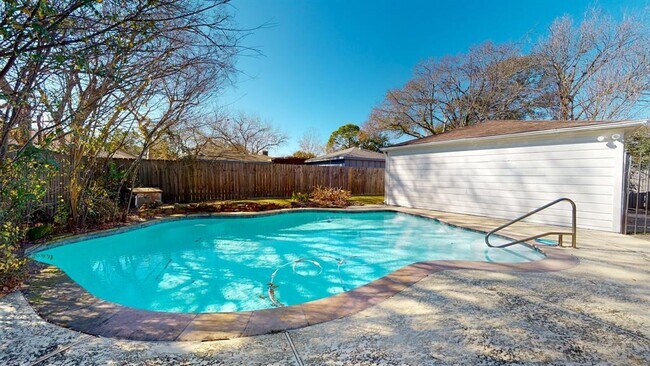 Building Photo - 11807 Monticeto Ln