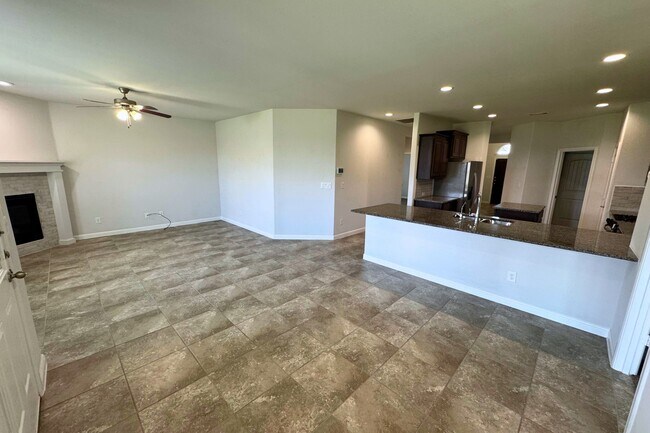 Building Photo - 1608 Bandolier Dr
