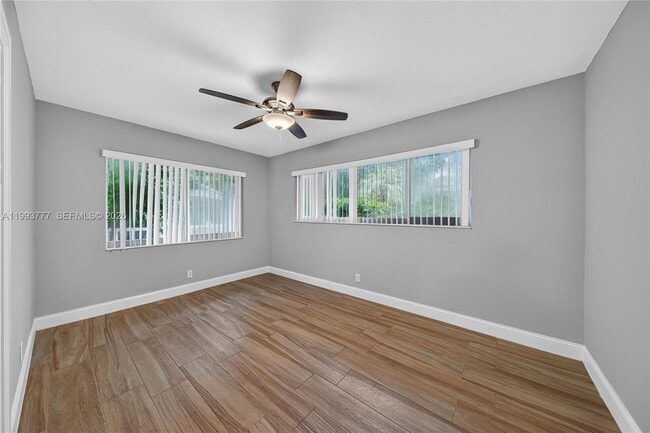 Building Photo - 2801 Coral Shores Dr