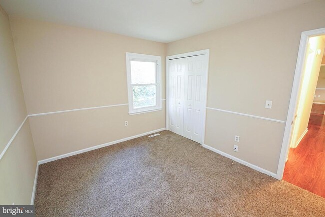 Building Photo - 5679 Anchor Pl
