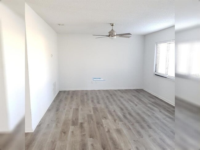 Building Photo - 4486 Yorkshire Ave