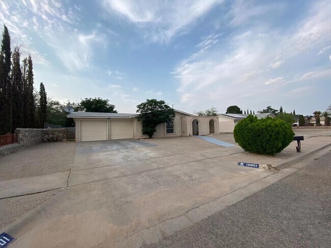 Building Photo - 10801 Havenrock Dr