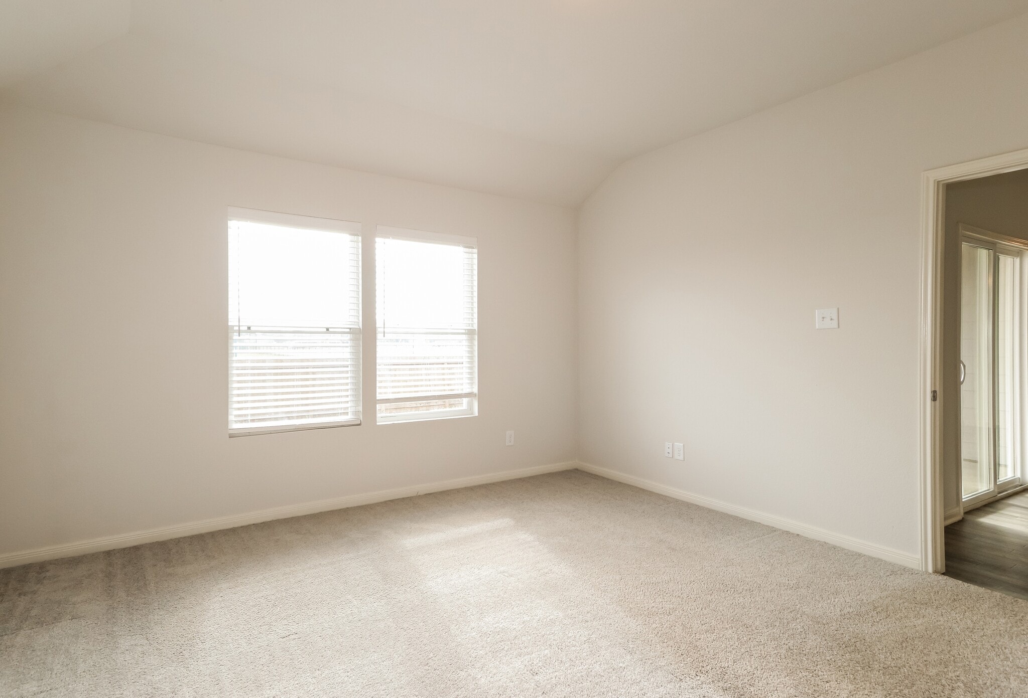 Building Photo - 136 Rustic Trce