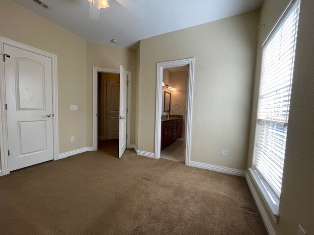 Building Photo - 3909 SW Sycamore St