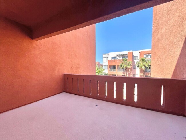 Building Photo - Spacious 2 Bedroom High-Rise Condo with Resort-Style Amenities & Oversized Balcony