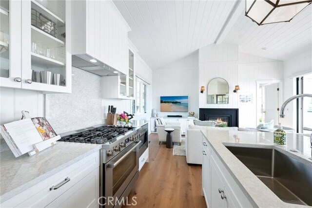 Building Photo - 360 Cliff Dr