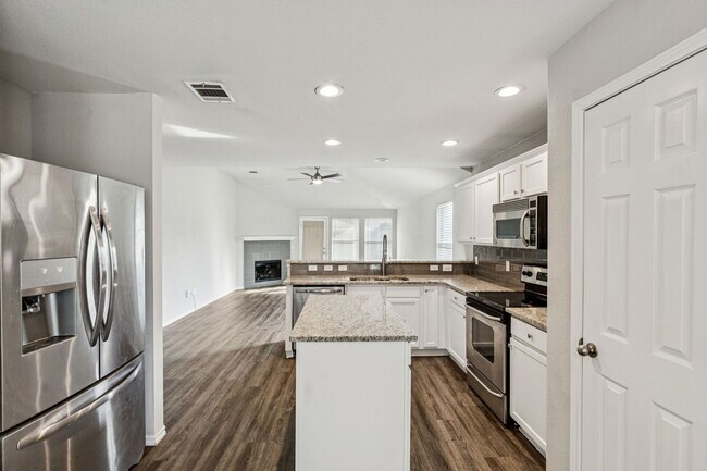 Building Photo - Valentine's Day Special - Rare 3BR Single-Family Home w/ 2-Car Garage, Fiber Internet & All Appli...