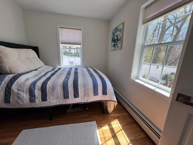 Building Photo - 98 E Border Rd