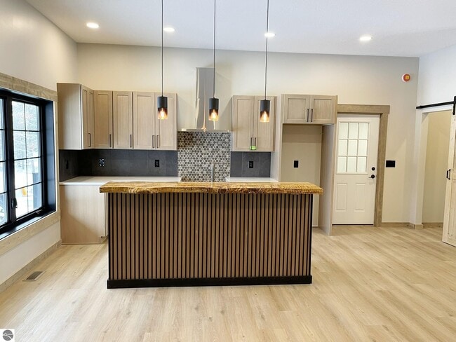 Building Photo - 9000 Kalkaska St