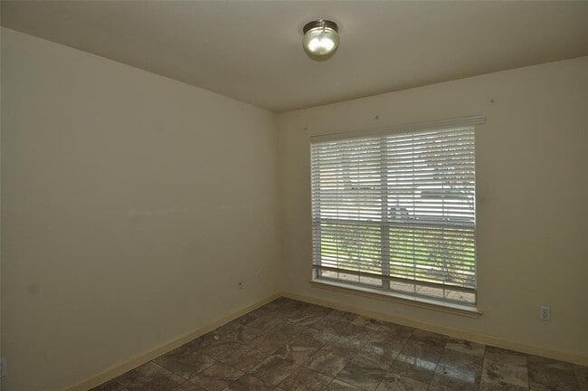 Building Photo - 1409 Tea Leaf Dr
