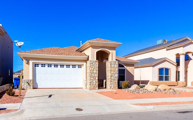 Building Photo - Custom 1 Story Home in Sandstone Ranch Est...