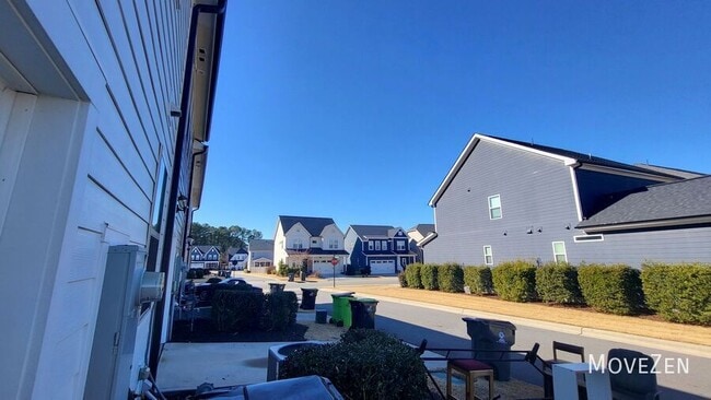 Building Photo - 1728 Shady Oaks Dr