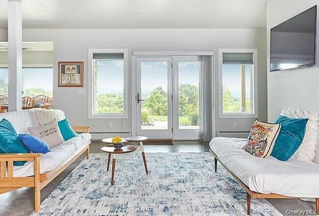 Building Photo - 21 Contentment Ln