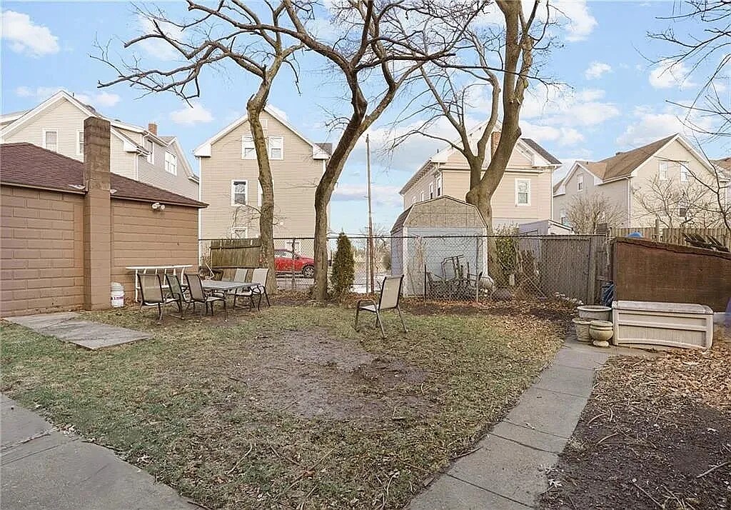 Building Photo - 77 Pekin St