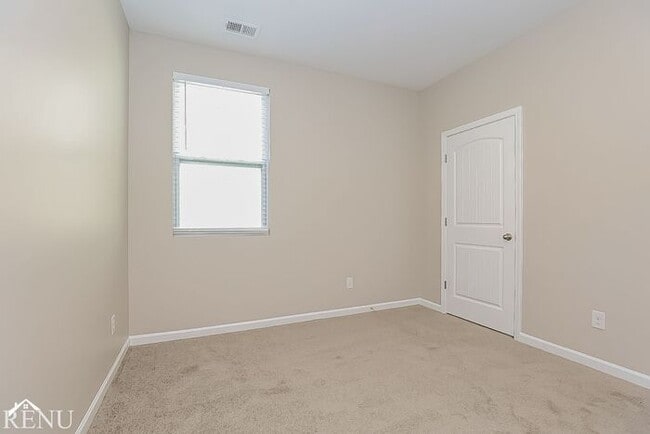 Building Photo - 2216 Carefree Ln