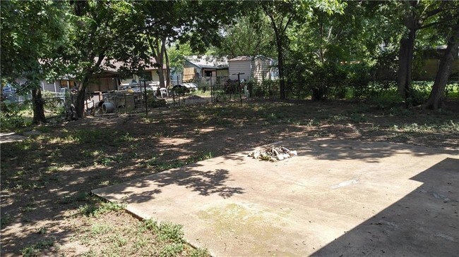 Building Photo - 5903 Breezewood Dr