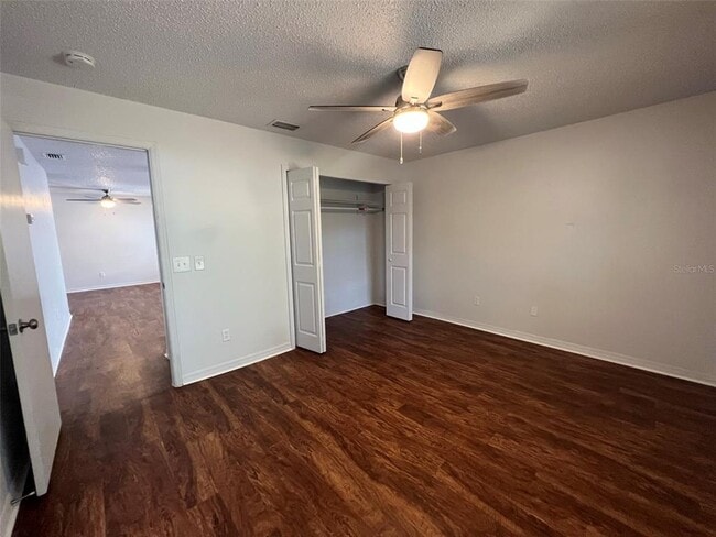 Building Photo - 3151 Bloomingdale Villas Ct