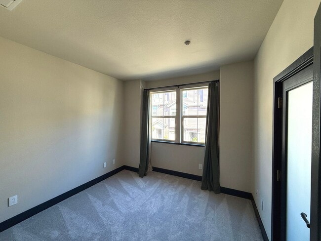 Building Photo - NEW CONSTRUCTION HUGE 1800sf 3BR/3BA 2GR Caballo Hills Townhome Western Views AVAIL NOW