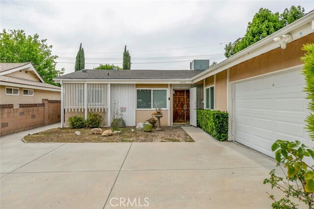 Primary Photo - 10415 Wish Ave