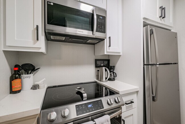 Building Photo - 2507 Montrose Blvd