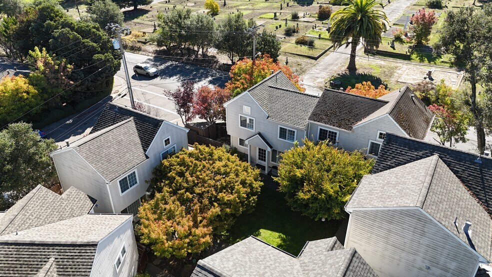 Building Photo - 120 Golden Ridge Ave