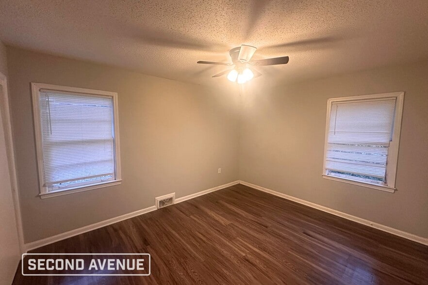 Building Photo - 1423 Whitney Ave