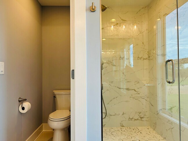 Building Photo - Stunning 4 bedroom 2.5 bath near Downtown Newnan! Must see!