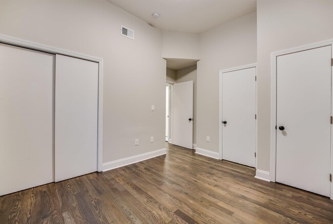 Building Photo - 172 Mallory Ave