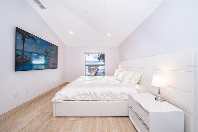 Building Photo - 1649 Lake Villa Dr