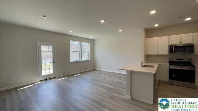 Building Photo - 1248 Martin Rd