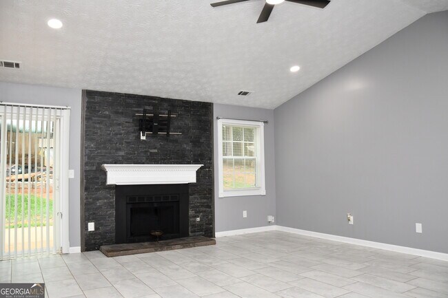Building Photo - 5932 Homestead Cir