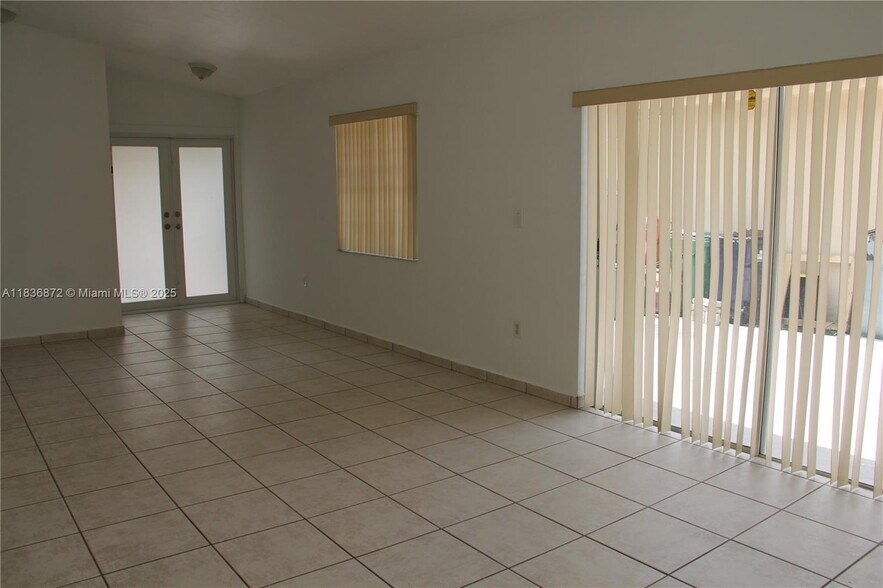 Building Photo - 5402 SW 144th Ct