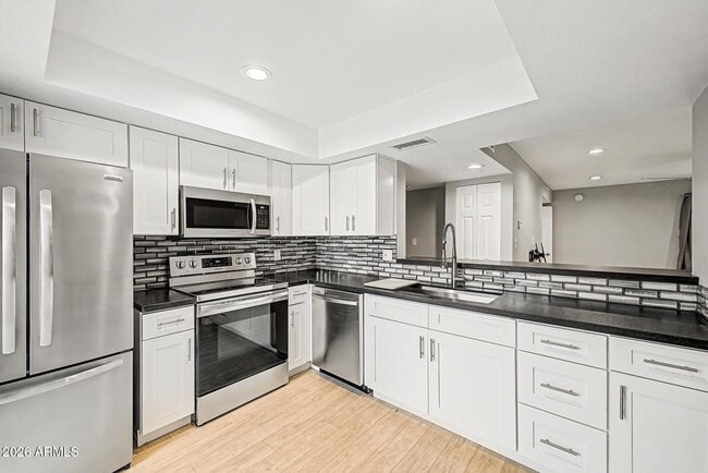 Building Photo - 9465 N 92nd St